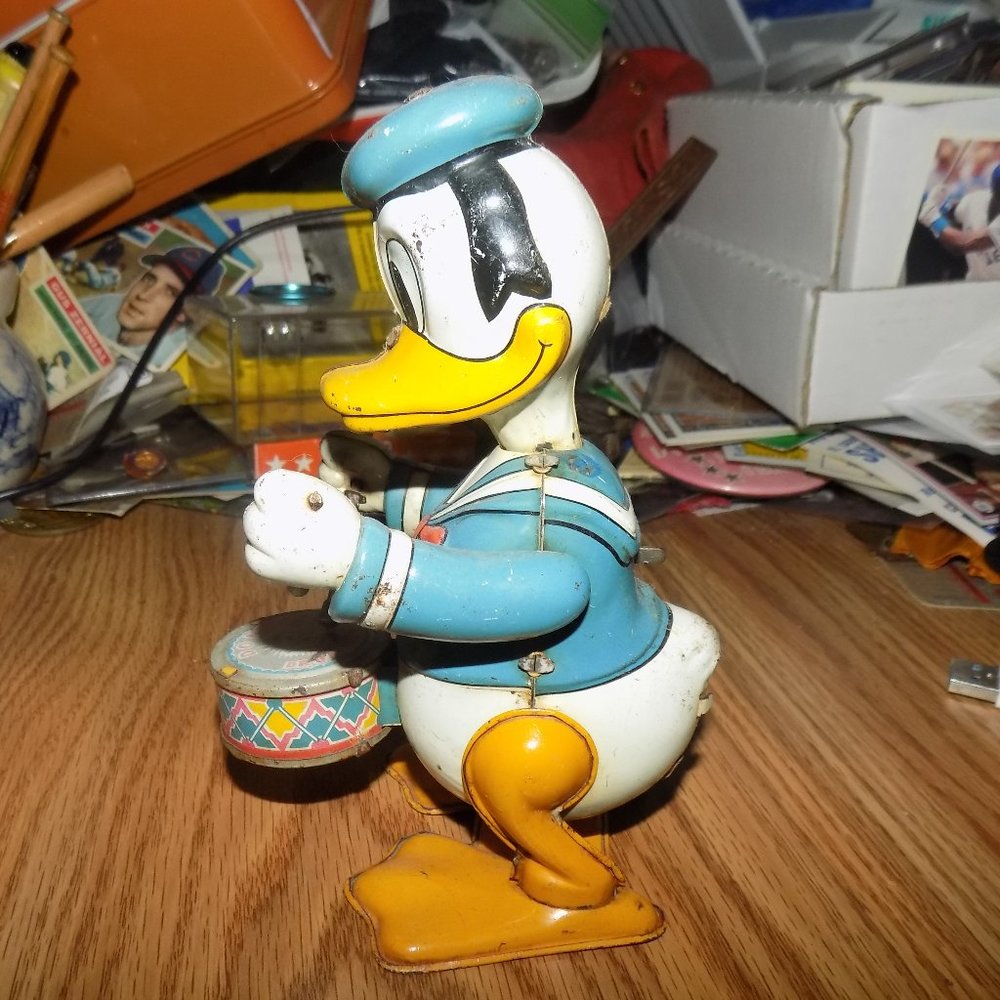 VINTAGE MARX DONALD DUCK WING UP TOY TIN LITHO